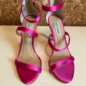 Steve Madden heals size 7